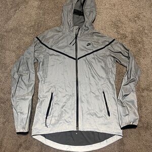 Nike Men's Silver Windbreaker Jacket